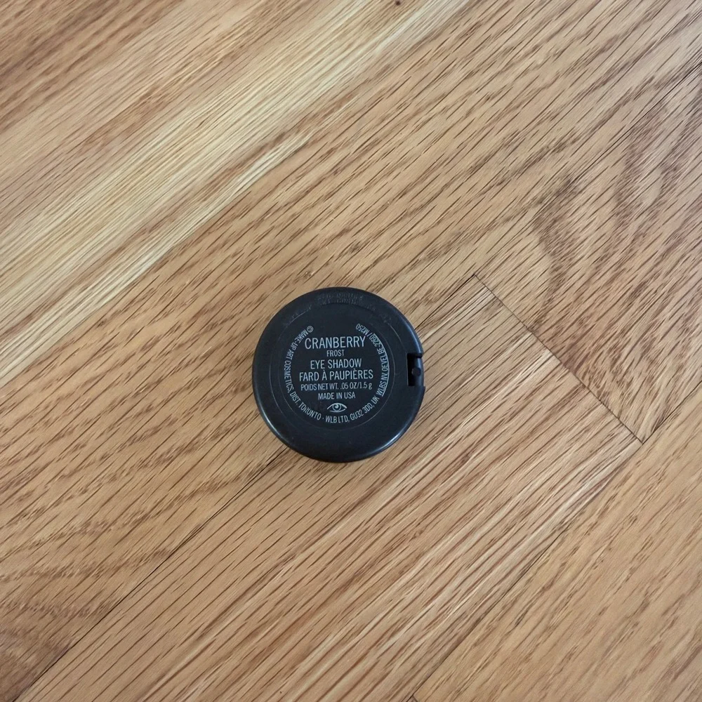 Mac eyeshadow frost eyeshadow cranberry